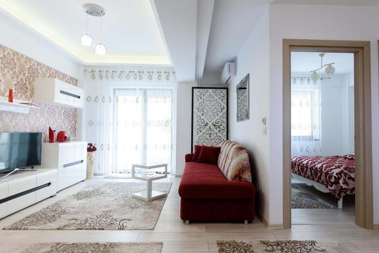 Carla'S Apartment, Airport & Train Station Shuttle Jászvásár Kültér fotó